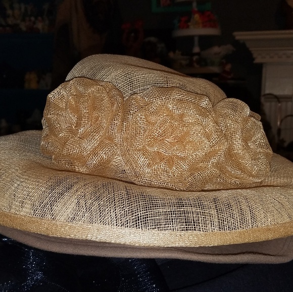 Vintage 100 percent Straw Ladies Hat main image 7